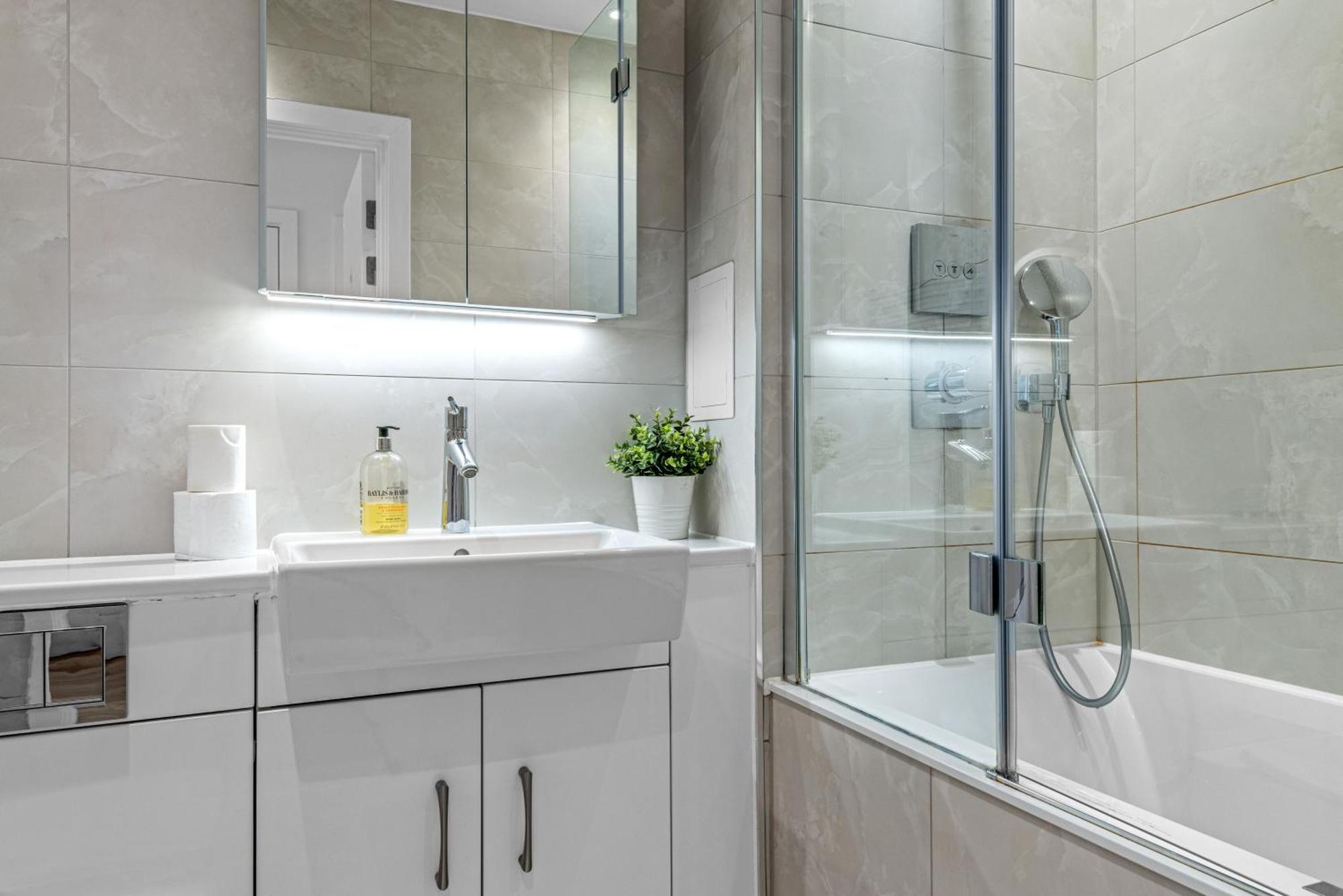Londwell, Heart Of Notting Hill, Balcony Suite Luxury لندن المظهر الخارجي الصورة